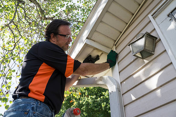 Siding Removal and Disposal in St Clairsville, OH